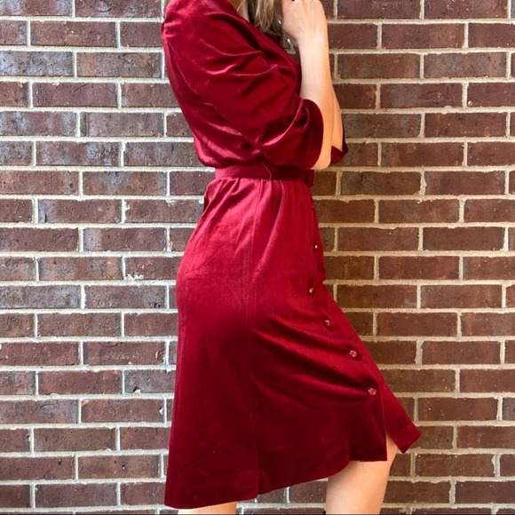 Vintage holiday Christmas button down belted red velvety midi dress small - Picture 4 of 9